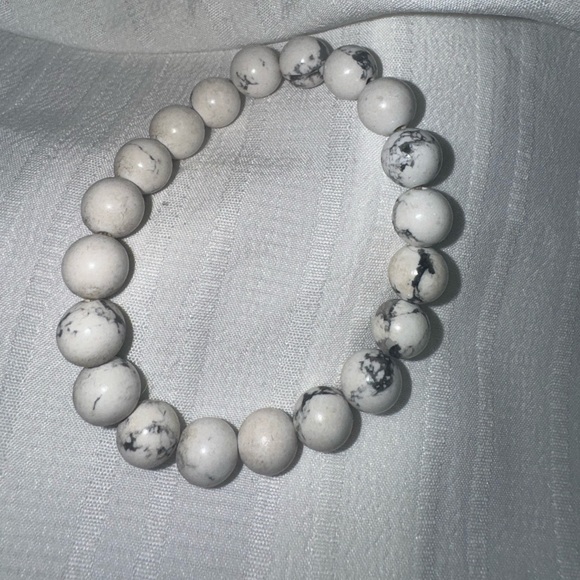 Howlite bracelet - Picture 3 of 3